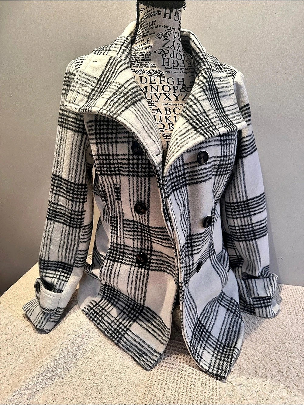 Altar’d State Plaid Pea Coat in White & Black Size Small Like New